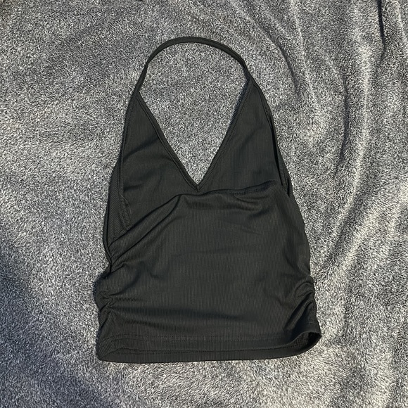 Solid Ruched Side Crop Halter Top - Picture 2 of 2